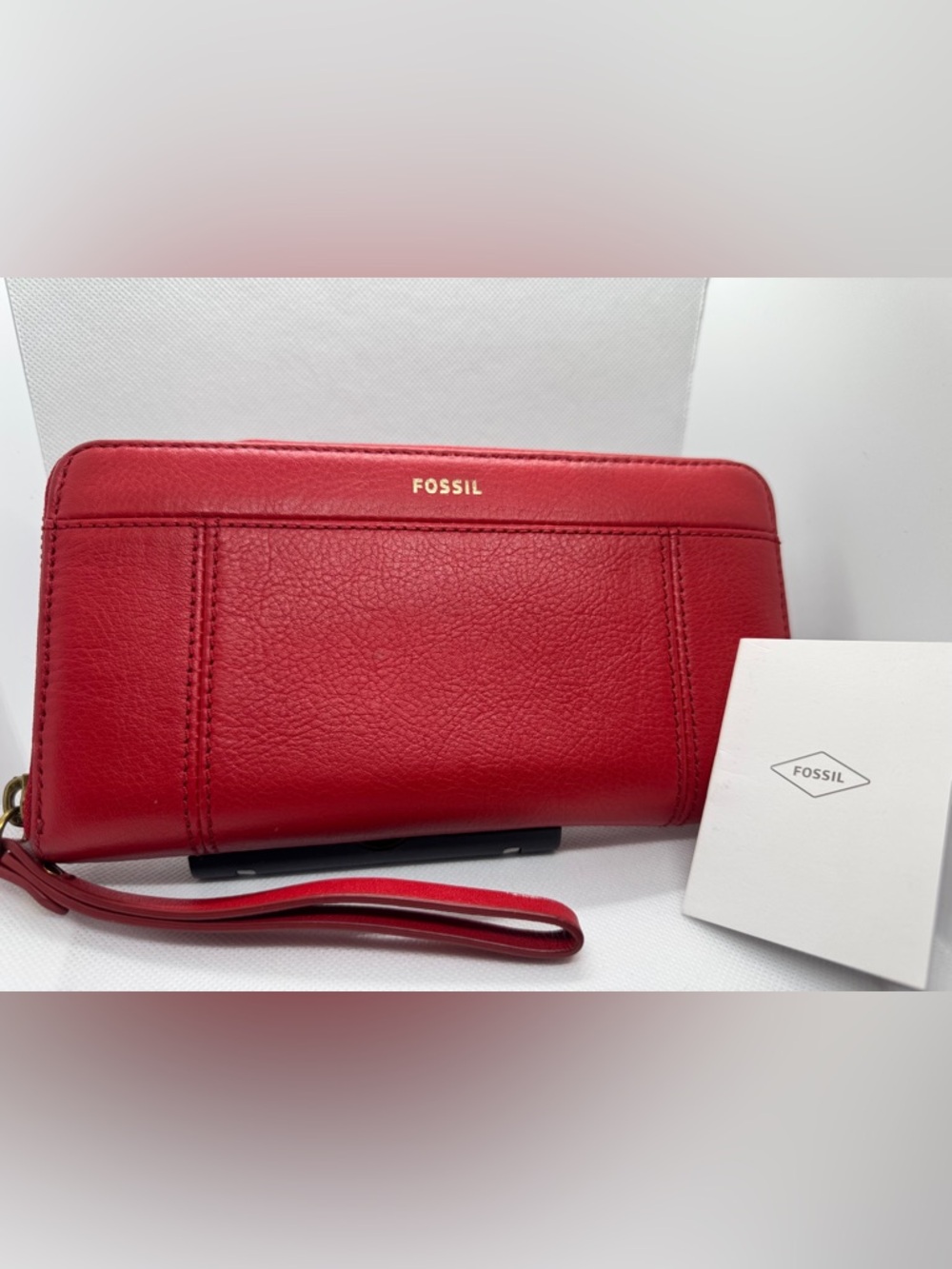 Fossil Red Leather Zip-Around Wristlet Wallet. EUC